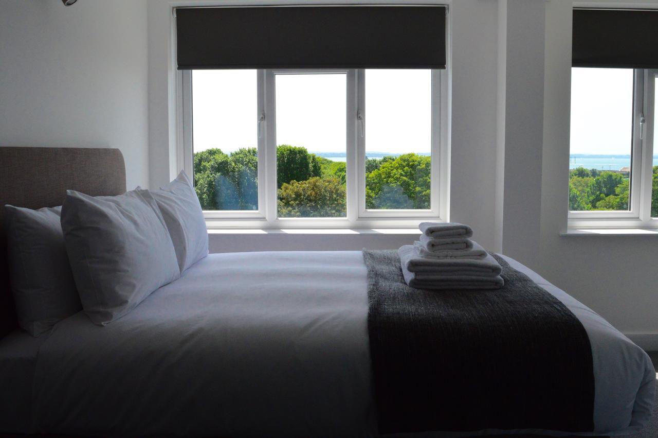Q8 Boutique Hotel Портсмът Екстериор снимка