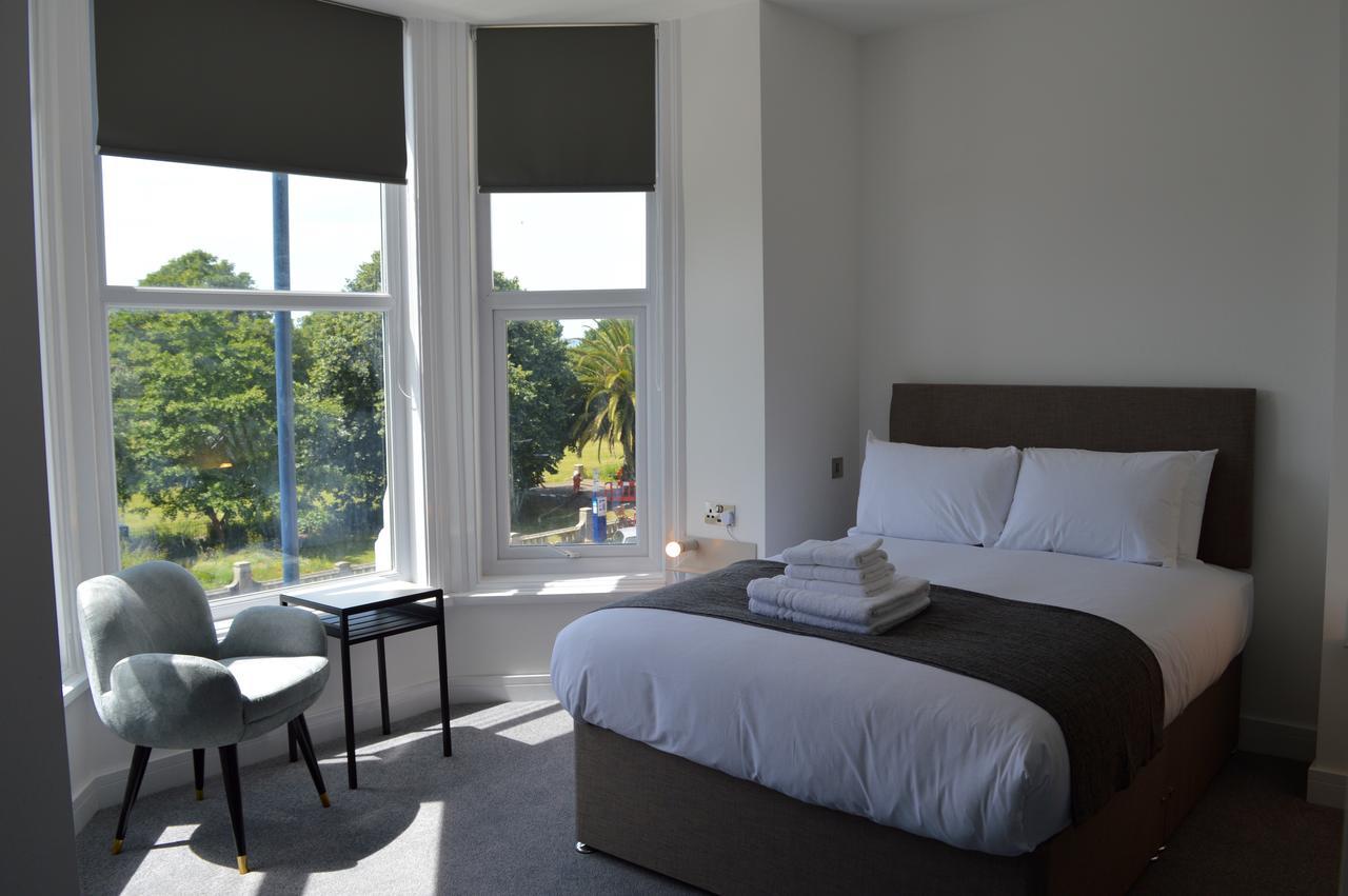 Q8 Boutique Hotel Портсмът Екстериор снимка
